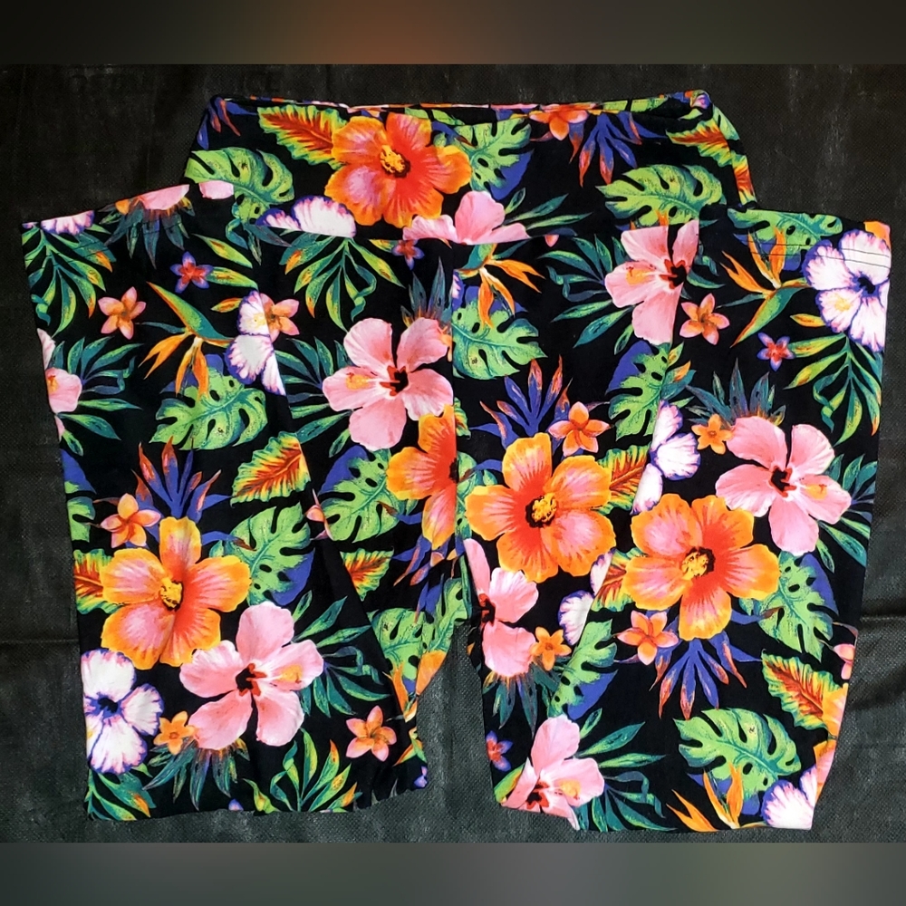 Yoga Capri / Leggings, NoBo, Size: M 7-9, Tropical